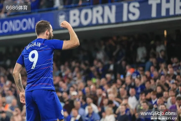 懂球妹采访:她是切尔西球迷,最喜欢阿扎尔和坎特